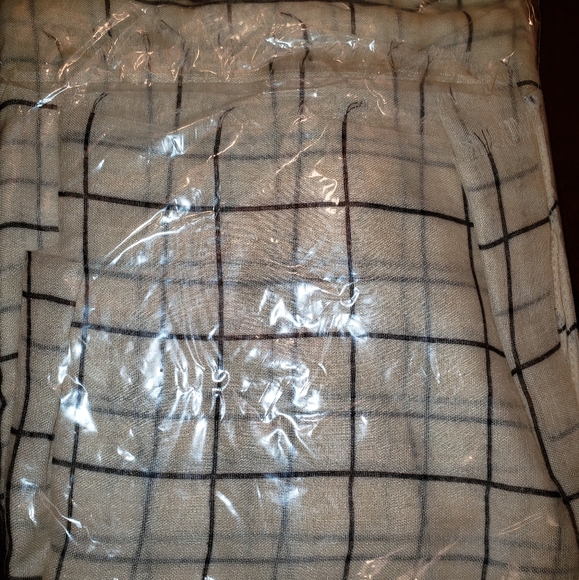 Rachel Pally Scarf - Picture 3 of 3